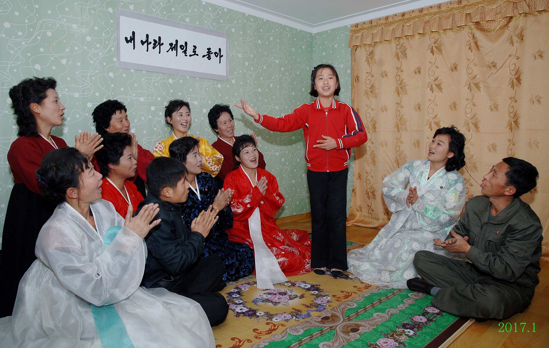 0-인민에게 귀중한 모든것을 안겨주는 조선로동당