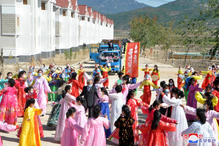 0-서부지구 피해지역들에서의 새집들이경사