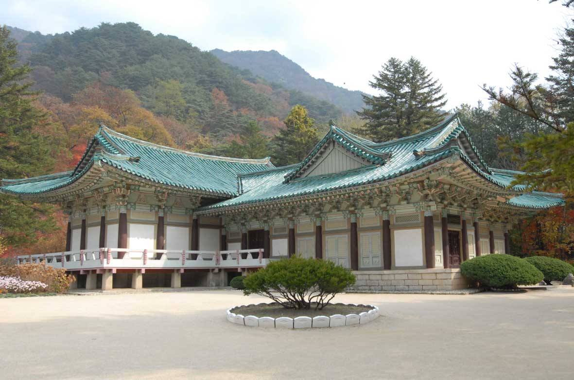 0-묘향산 보현사의 《팔만대장경》보존고