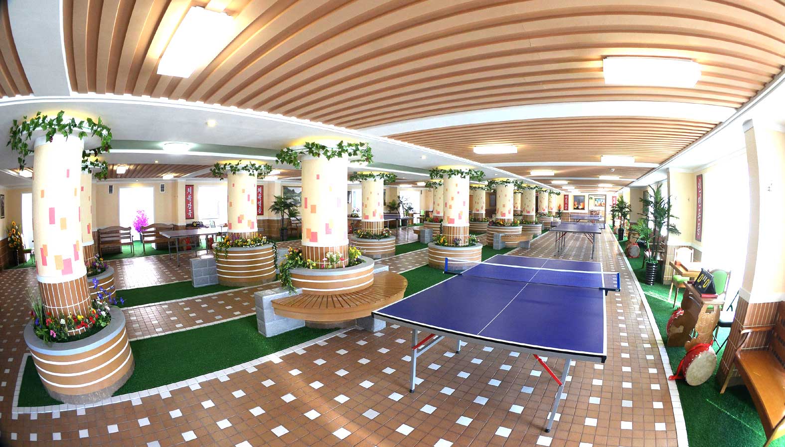 6-김정숙평양제사공장 로동자합숙