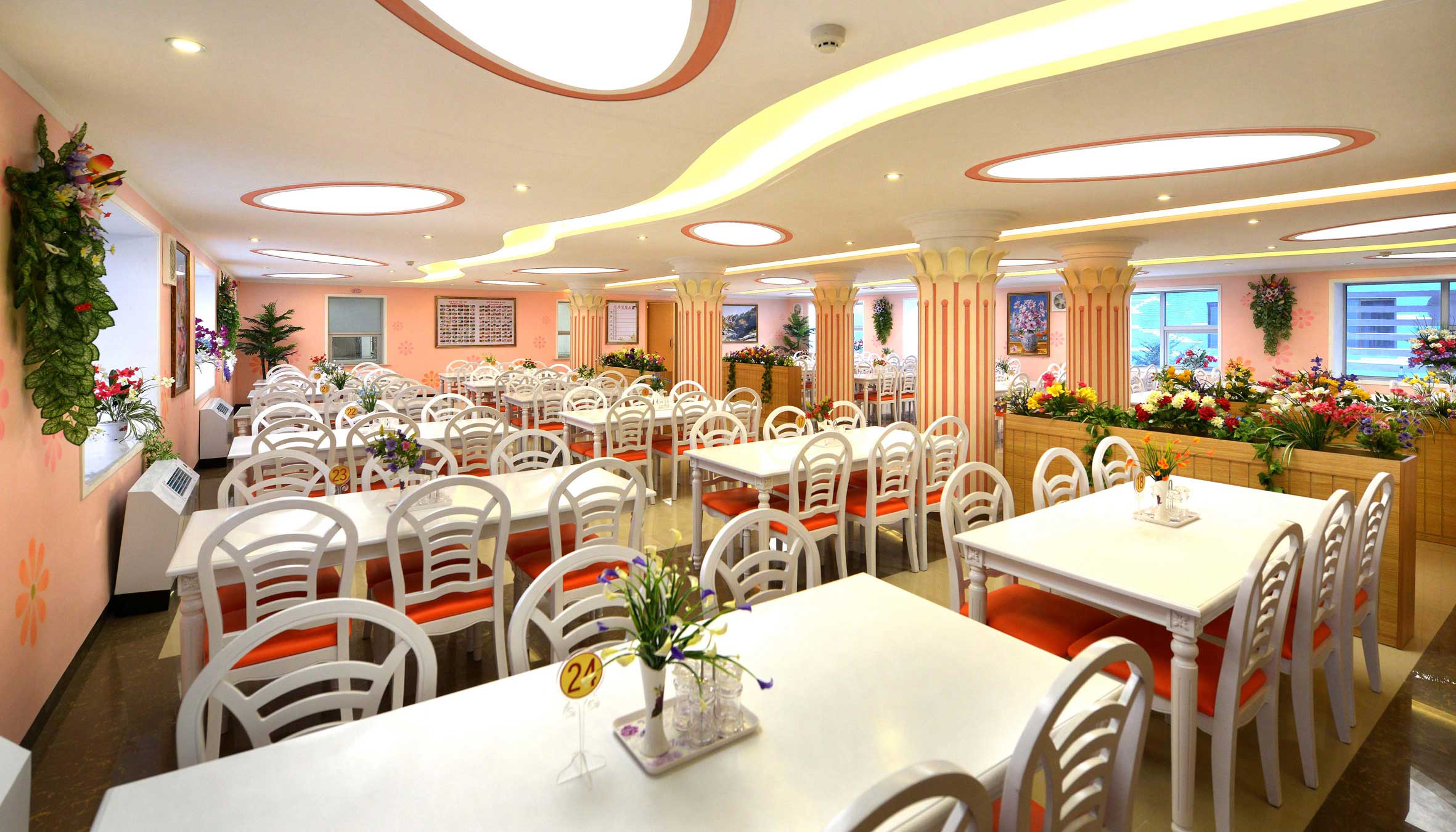 10-김정숙평양제사공장 로동자합숙