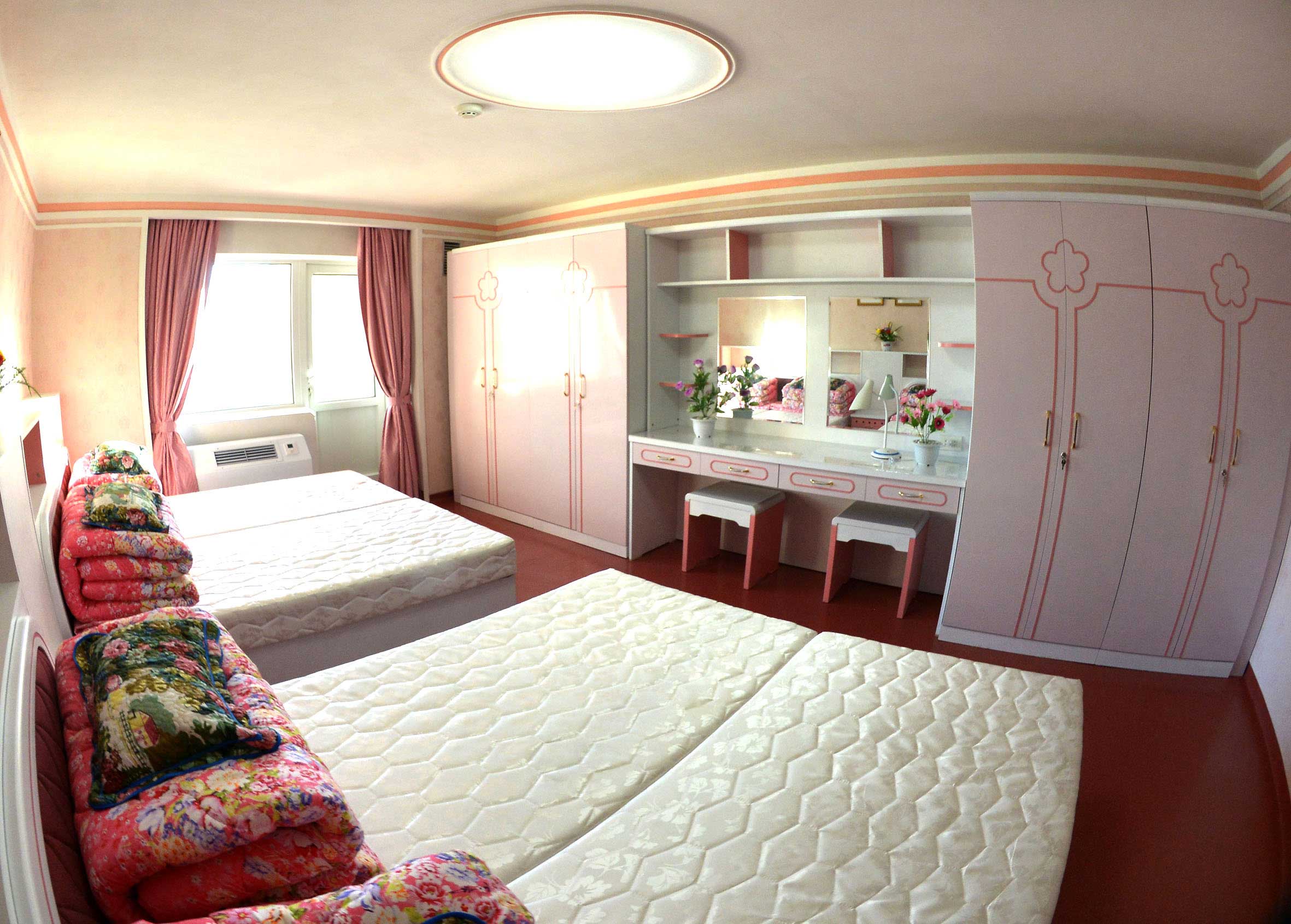 13-김정숙평양제사공장 로동자합숙