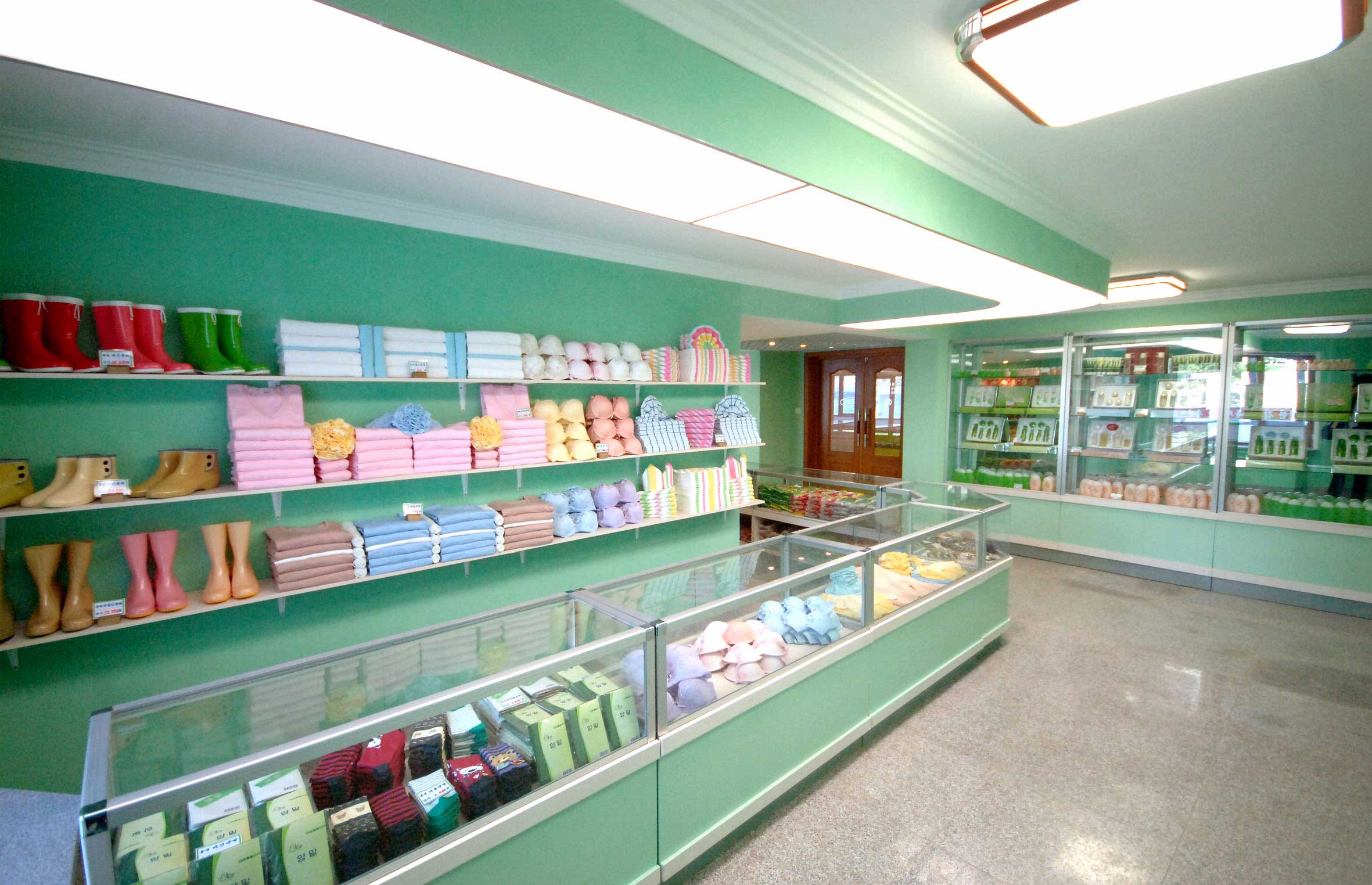 9-김정숙평양방직공장 로동자합숙