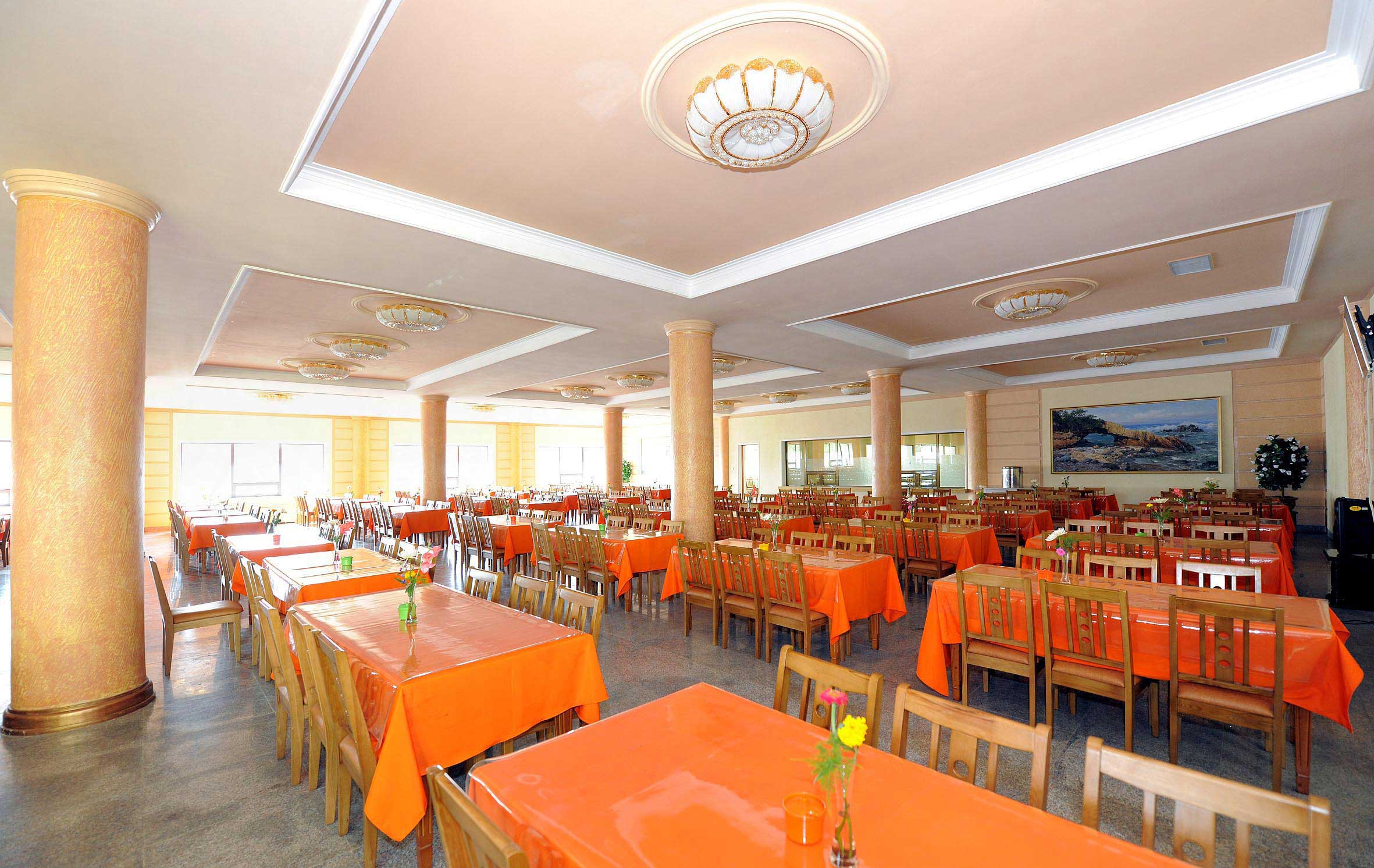 10-김정숙평양방직공장 로동자합숙