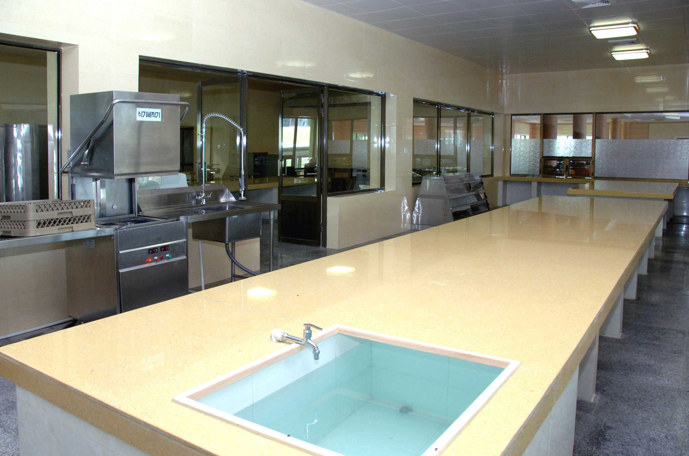 11-김정숙평양방직공장 로동자합숙