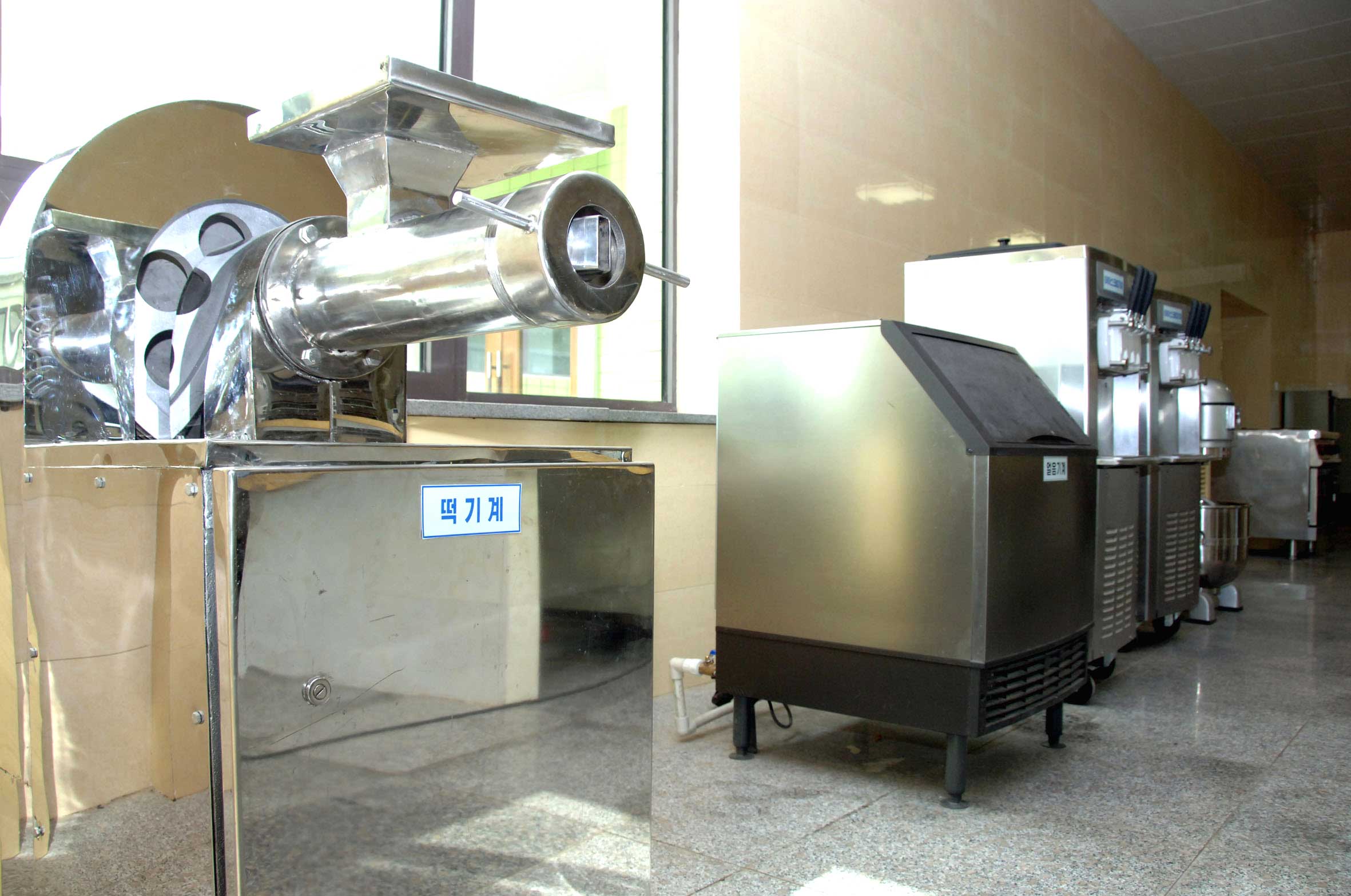 12-김정숙평양방직공장 로동자합숙