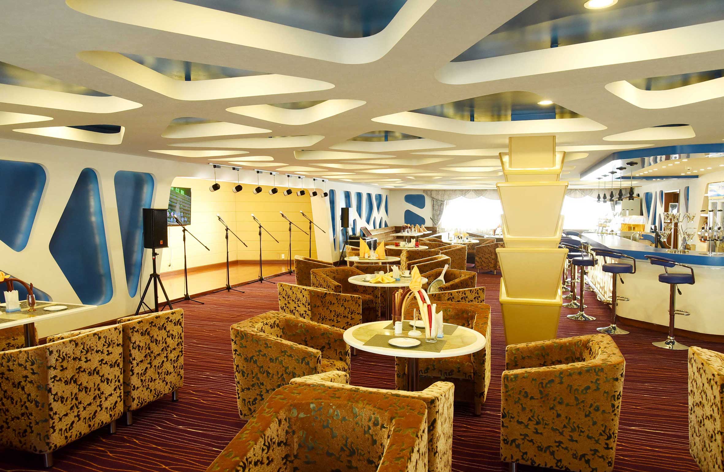 6-인민의 종합봉사선 《무지개》호