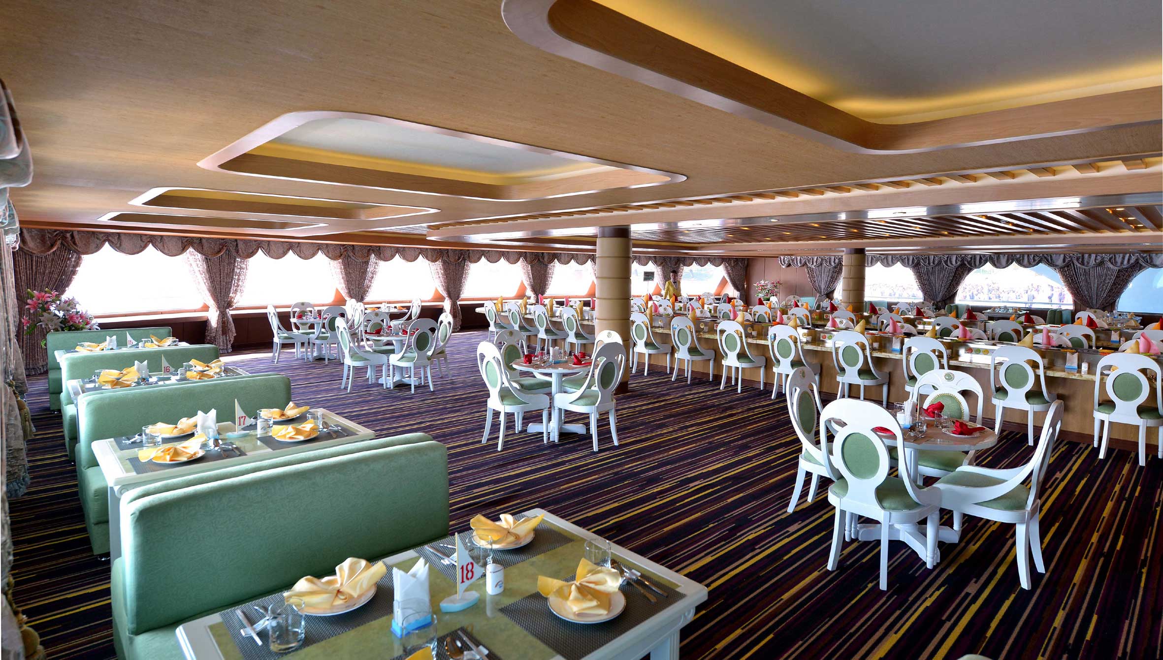 10-인민의 종합봉사선 《무지개》호