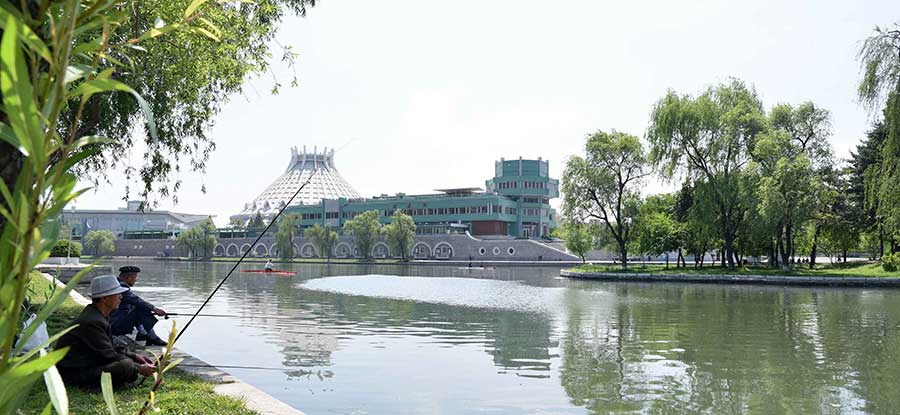 1-락원의 강, 행복의 강으로 전변된 보통강반