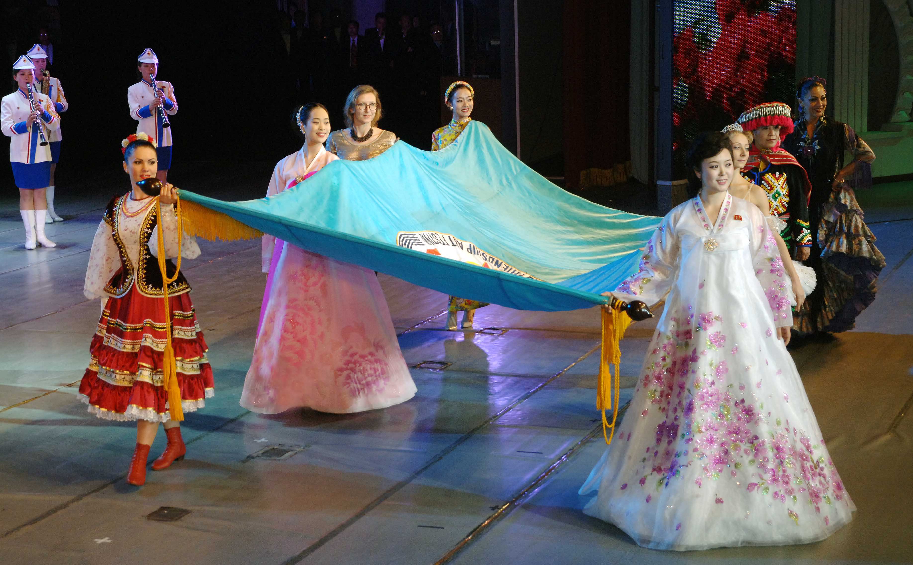 3-《4월의 봄 친선예술축전》