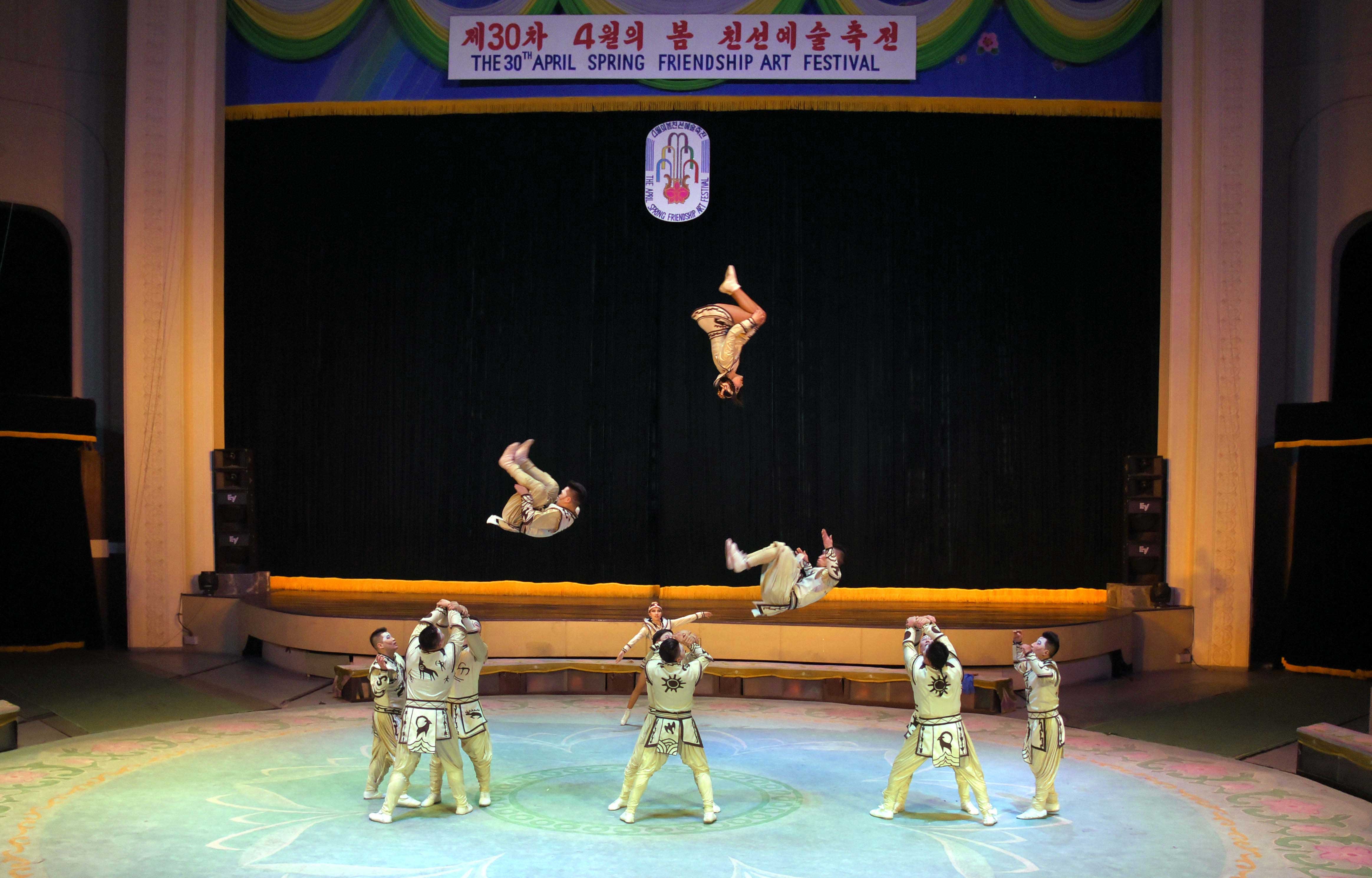 9-《4월의 봄 친선예술축전》