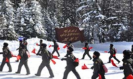 조선에서 일어나고있는 백두산지구 혁명전적지답사열풍