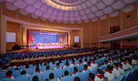 Schoolchildren Enjoy Their Artistic Talents in the International Friendship Children’s Hall