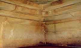 작은 무덤 안칸동북모서리